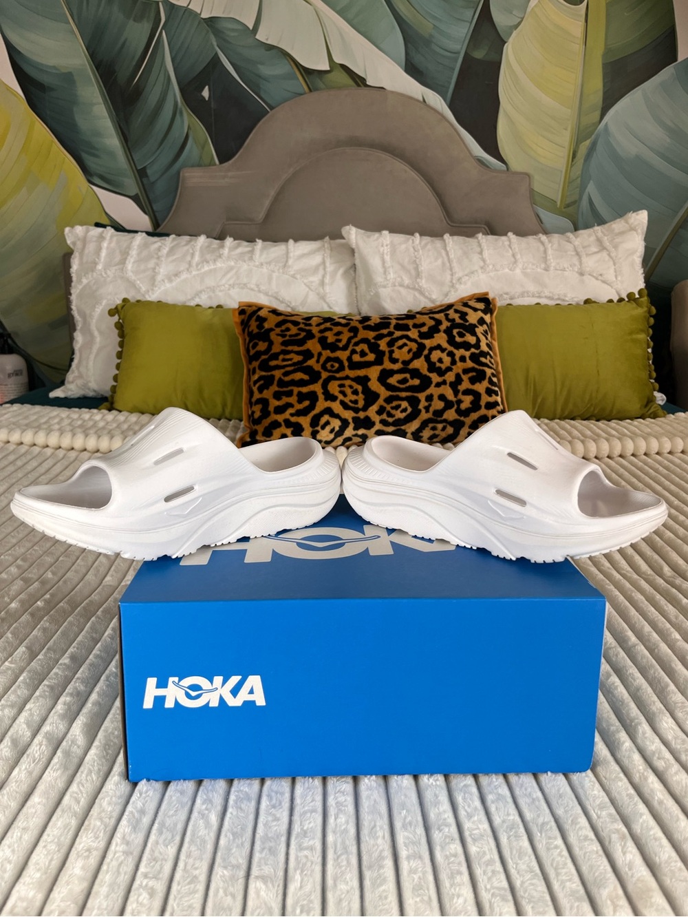 Hoka White Kawana Cushioned Slide Sandals with Platform Sole Size 8 NWB - Picture 7 of 9